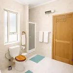 Spacious Seafront 3br In 아파트 슬리에마