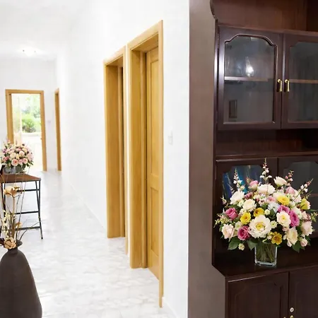 Spacious Seafront 3br In Appartement *