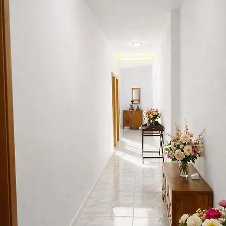 Διαμέρισμα Spacious Seafront 3br In *