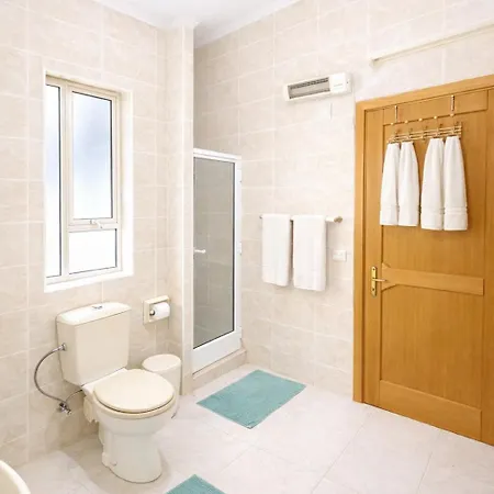 Spacious Seafront 3br In