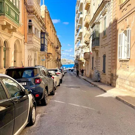 Διαμέρισμα Spacious Seafront 3br In Σλιέμα