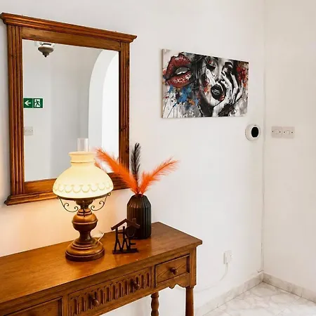 Spacious Seafront 3br In Διαμέρισμα