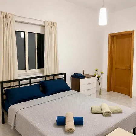 Διαμέρισμα Spacious Seafront 3br In