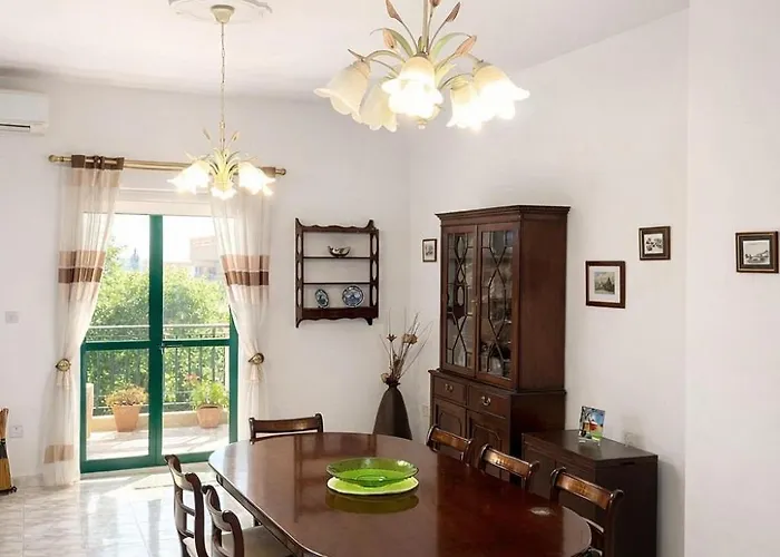 아파트 Spacious Seafront 3br In