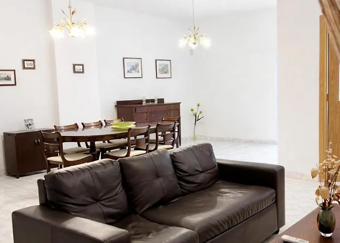 아파트 Spacious Seafront 3br In