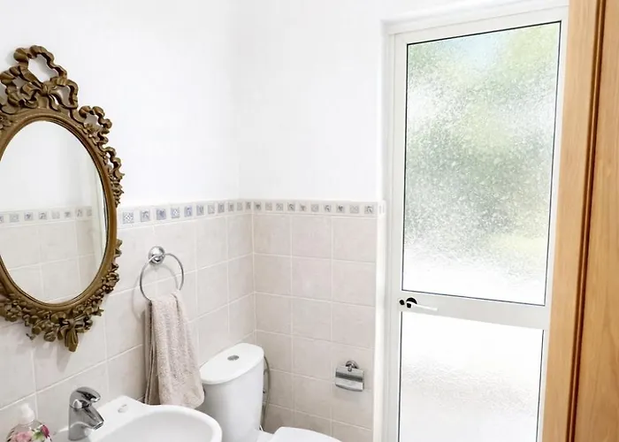 Spacious Seafront 3br In 슬리에마