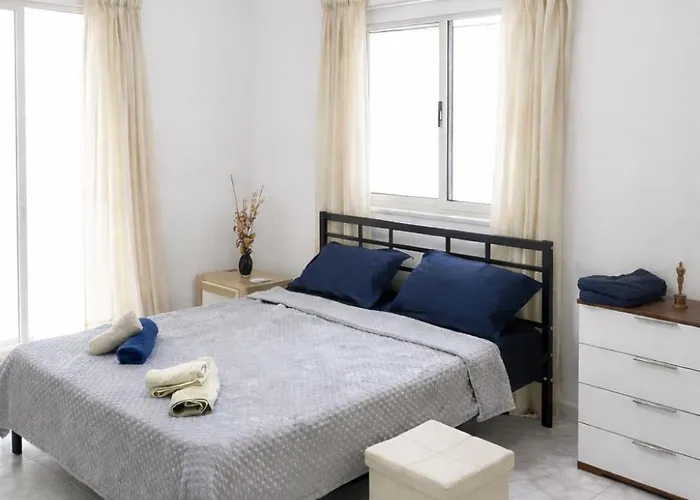 Spacious Seafront 3br In Apartment Sliema