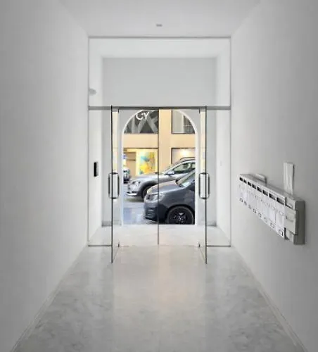 Spacious Seafront 3br In *