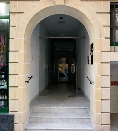 Apartment Spacious Seafront 3br In