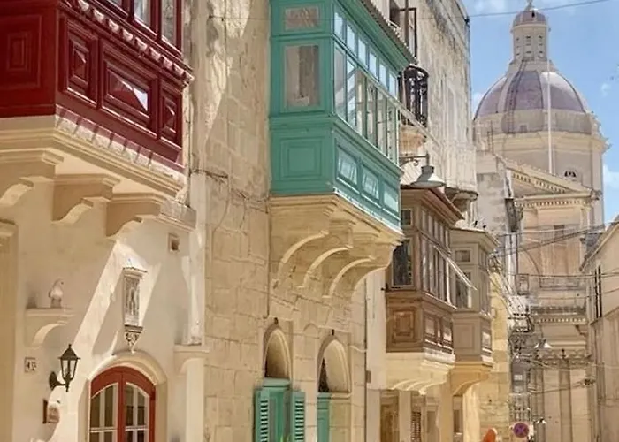 Apartment Spacious Seafront 3br In