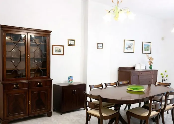 Spacious Seafront 3br In شقة سليمة